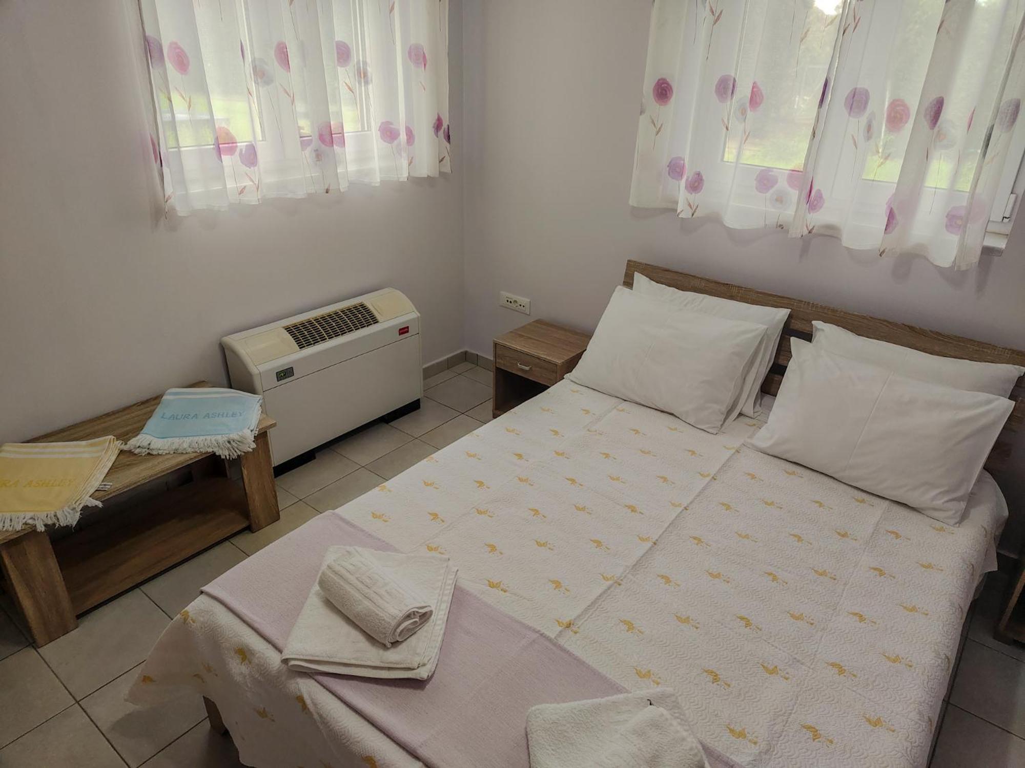 Sea Breeze Ena Apartment Korakochori Exterior photo