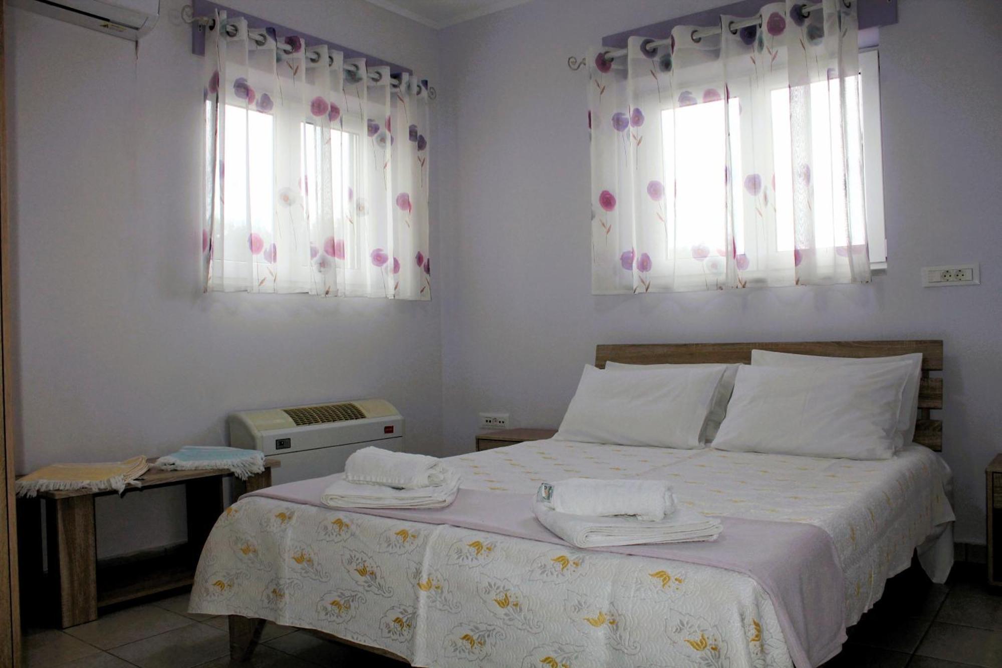 Sea Breeze Ena Apartment Korakochori Exterior photo