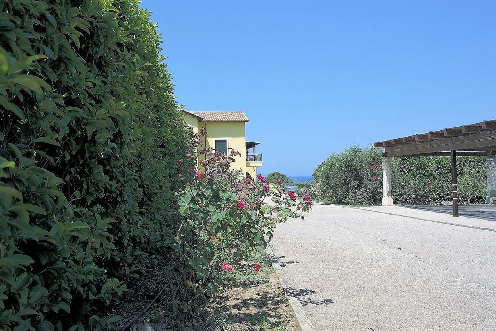 Sea Breeze Ena Apartment Korakochori Exterior photo